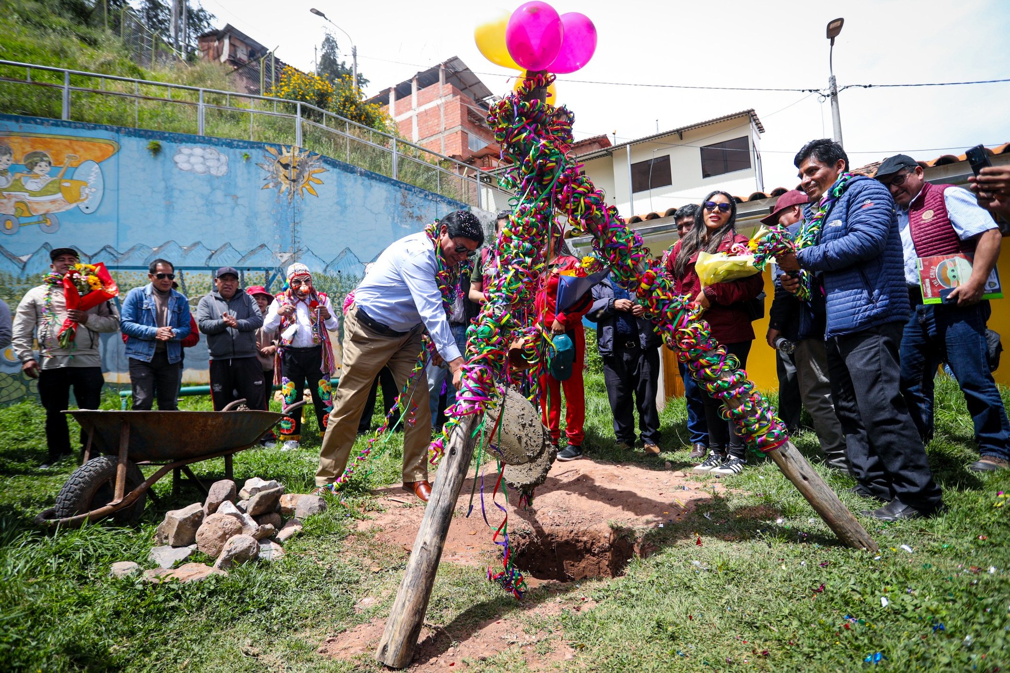 VECINOS DE LA APV. PRIMERO DE MAYO CONTARÁN CON UN MODERNO COMPLEJO DEPORTIVO