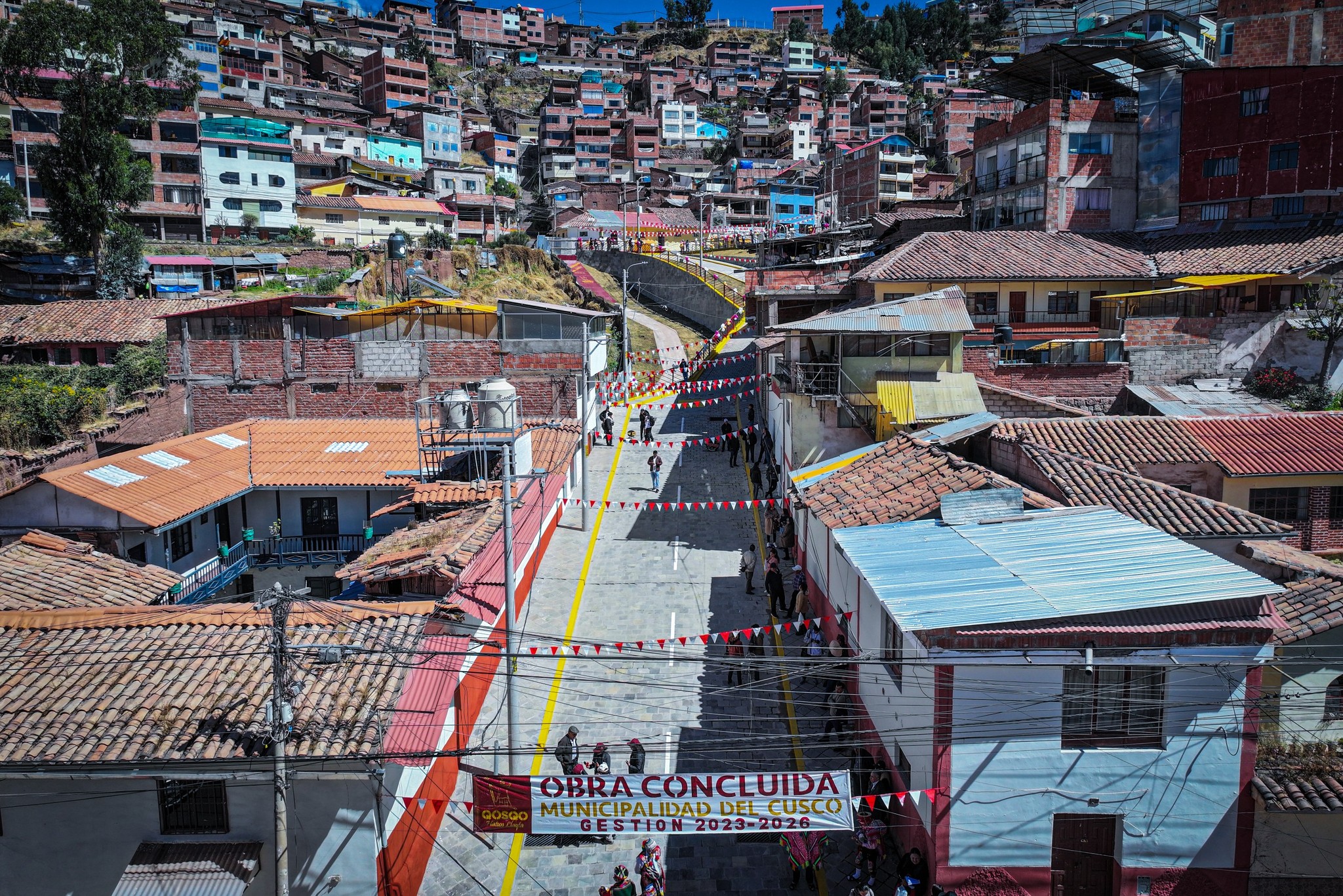 LA MUNICIPALIDAD DEL CUSCO ENTREGÓ PISTAS Y VEREDAS EN EL SECTOR DE PICCHU LA RINCONADA
