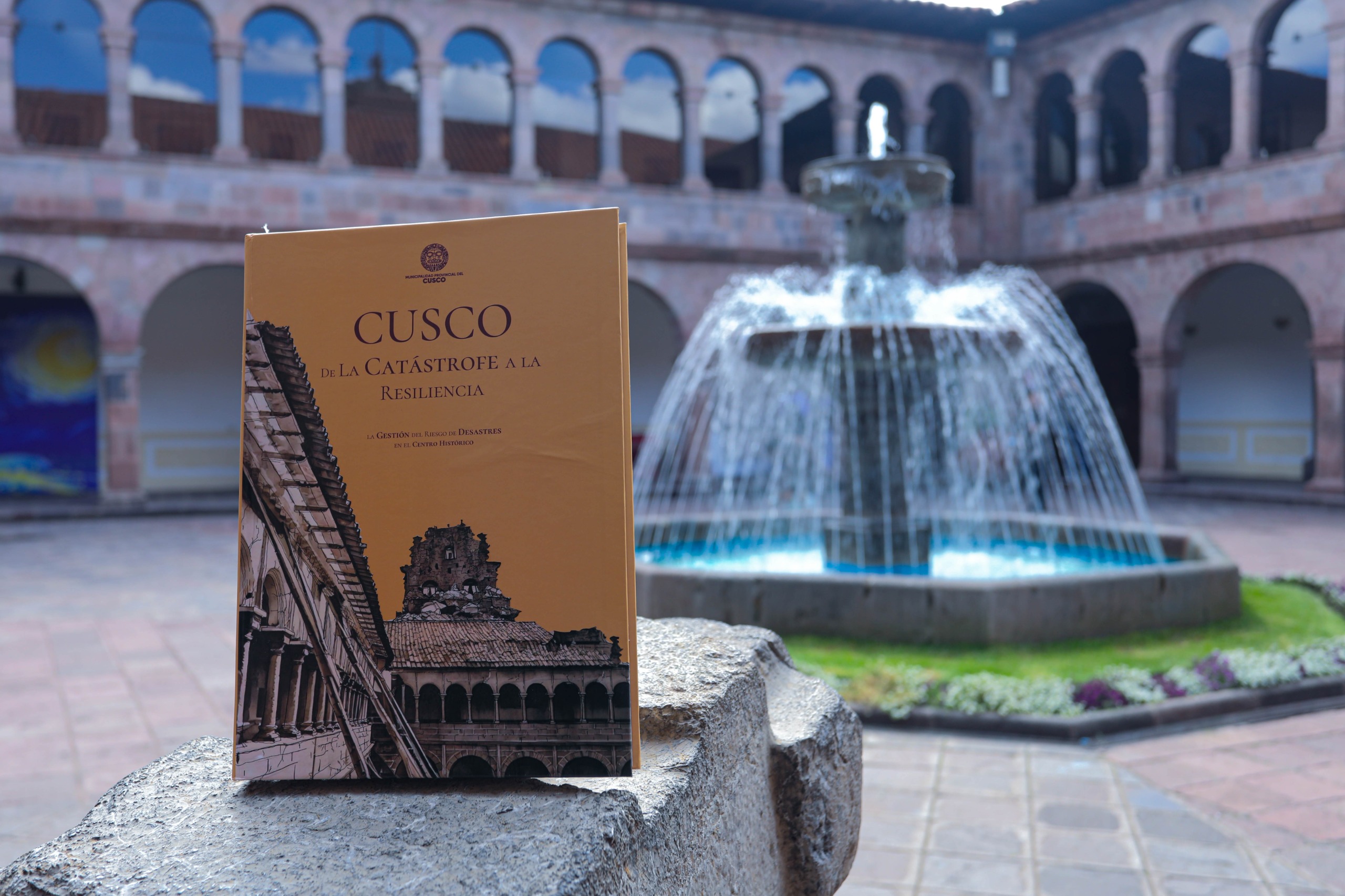 MUNICIPALIDAD DEL CUSCO PRESENTÓ EL LIBRO DE GESTIÓN DE RIESGOS DE DESASTRES: «CUSCO, DE LA CATÁSTROFE A LA RESILIENCIA»