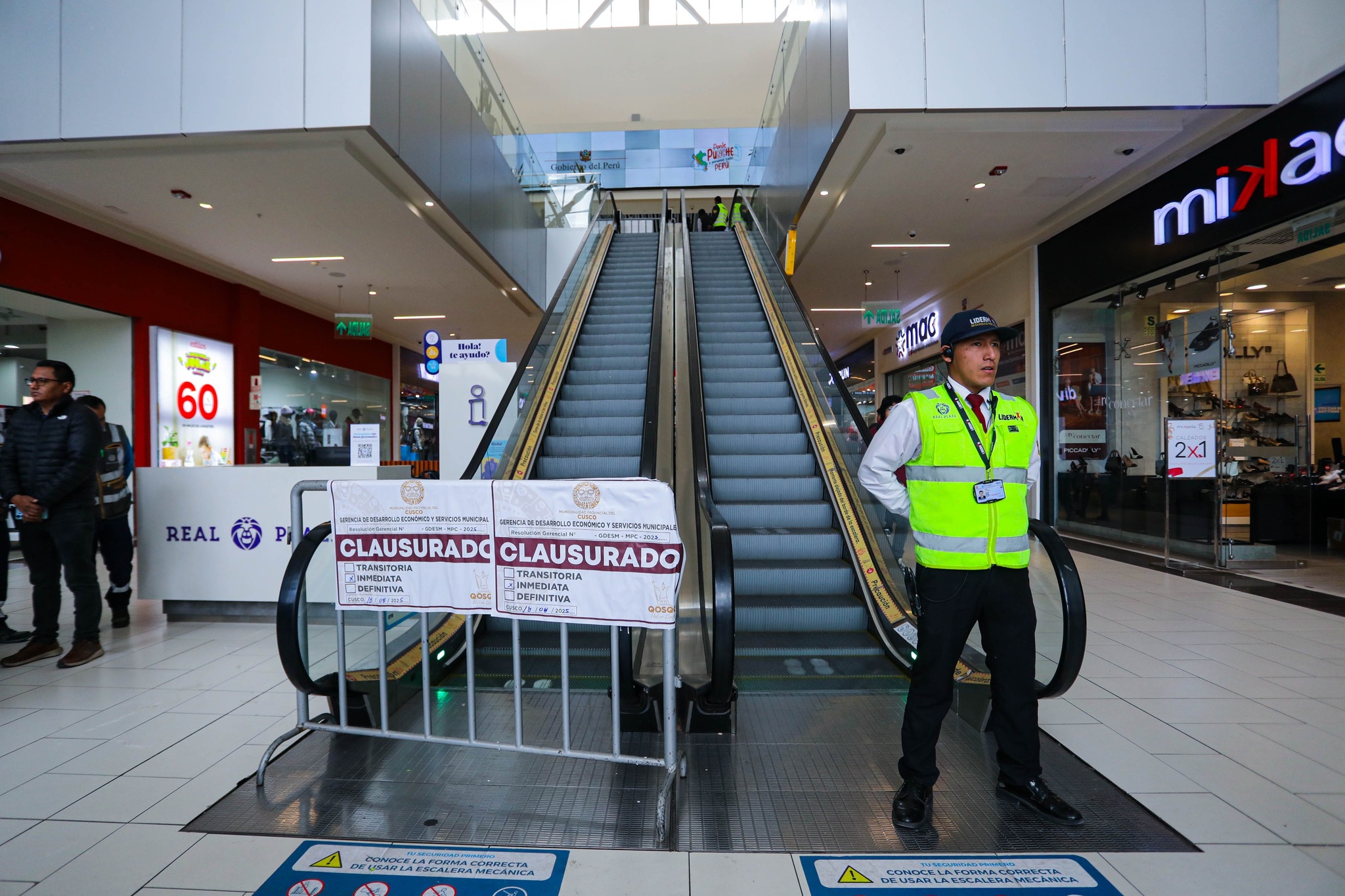 MUNICIPALIDAD DEL CUSCO CLAUSURÓ DE FORMA PREVENTIVA POR 15 DÍAS ESCALERA ELÉCTRICA QUE CAUSÓ INCIDENTE EN EL C.C REAL PLAZA