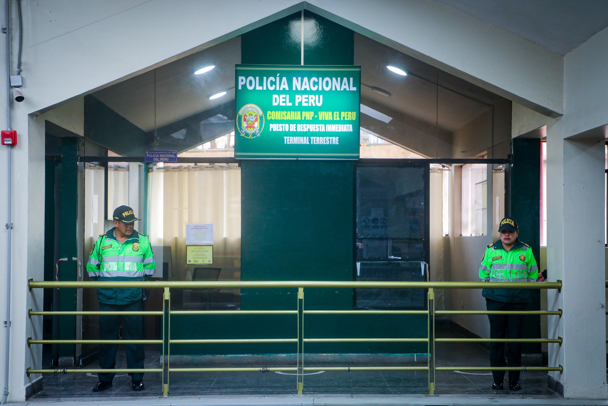 MUNICIPALIDAD DEL CUSCO FORTALECE SEGURIDAD EN EL TERMINAL TERRESTRE CON PUESTO POLICIAL DEBIDAMENTE IMPLEMENTADO