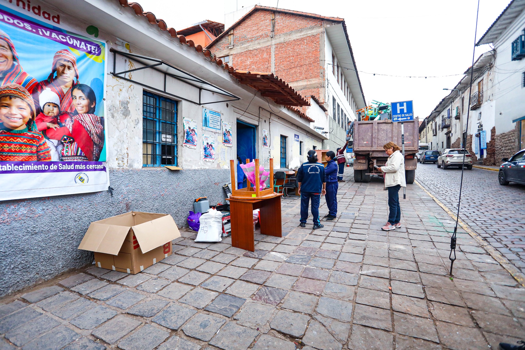 ¡BUENAS NOTICIAS! ESTE LUNES EMPIEZAN LOS TRABAJOS DE DESMONTAJE DE PUERTAS, VENTANAS Y TIJERALES DEL CENTRO DE SALUD SIETE CUARTONES