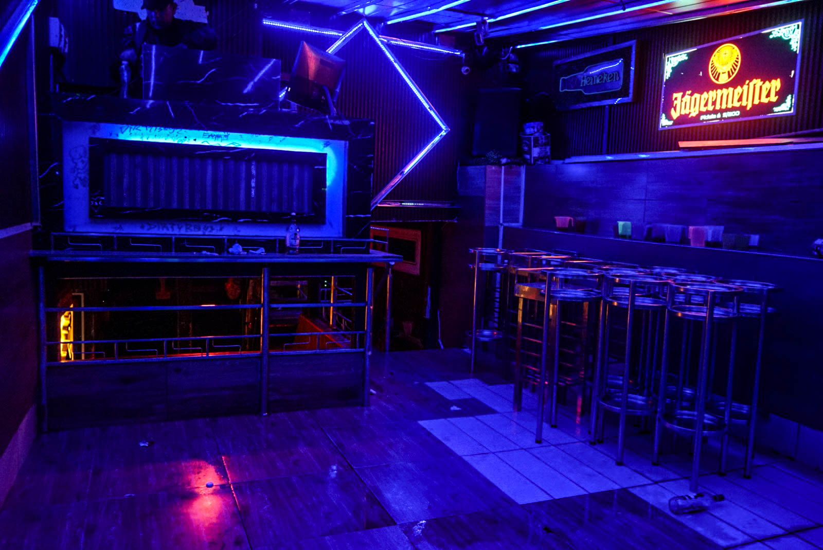 MUNICIPALIDAD DEL CUSCO CONTINÚA CON LA LUCHA FRONTAL CONTRA LA INSEGURIDAD E IMPUSO SANCIONES DRÁSTICAS CONTRA LA DISCOTECA CLANDESTINA “EUROBAR”