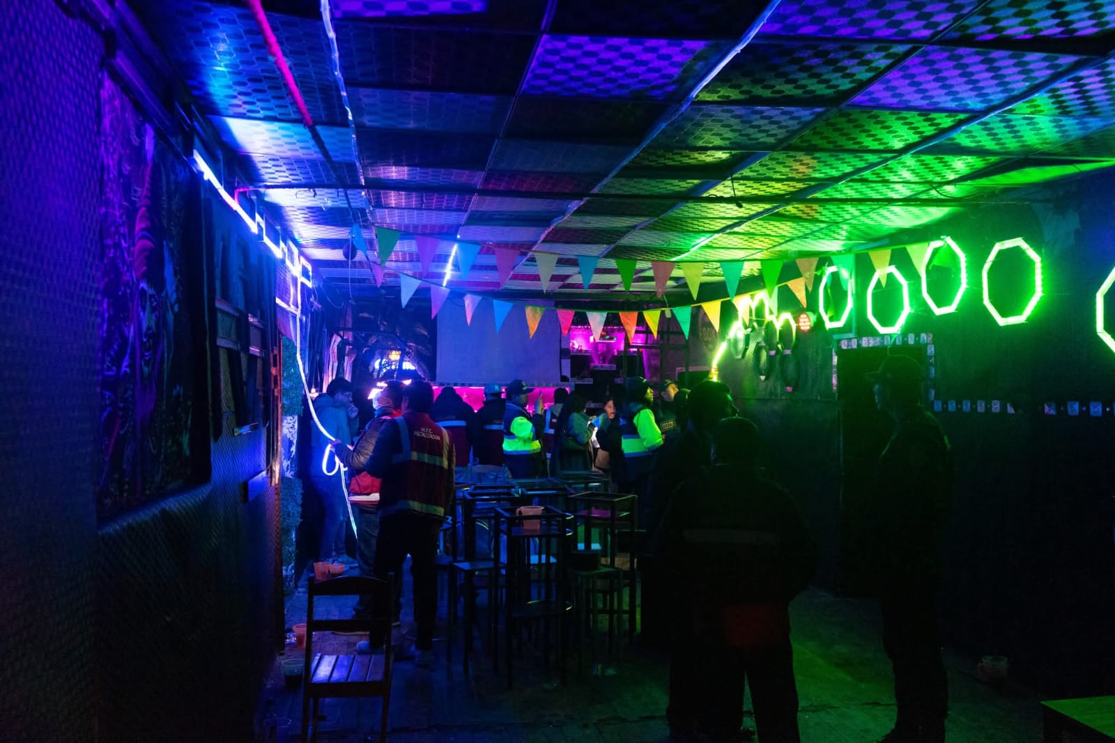 MUNICIPALIDAD DEL CUSCO CLAUSURA DISCOTECA ILEGAL QUE PONÍA EN RIESGO LA SEGURIDAD EN CALLE SUECIA