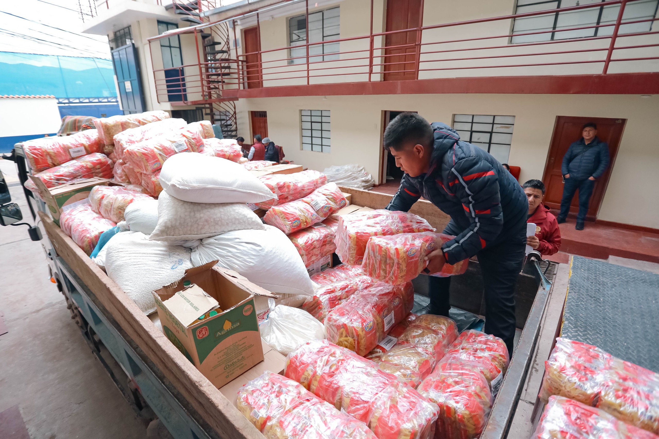 MUNICIPALIDAD DEL CUSCO ENTREGÓ MÁS DE 28 MIL KILOS DE ALIMENTOS A COMEDORES POPULARES Y OLLAS COMUNES DE TODA LA PROVINCIA