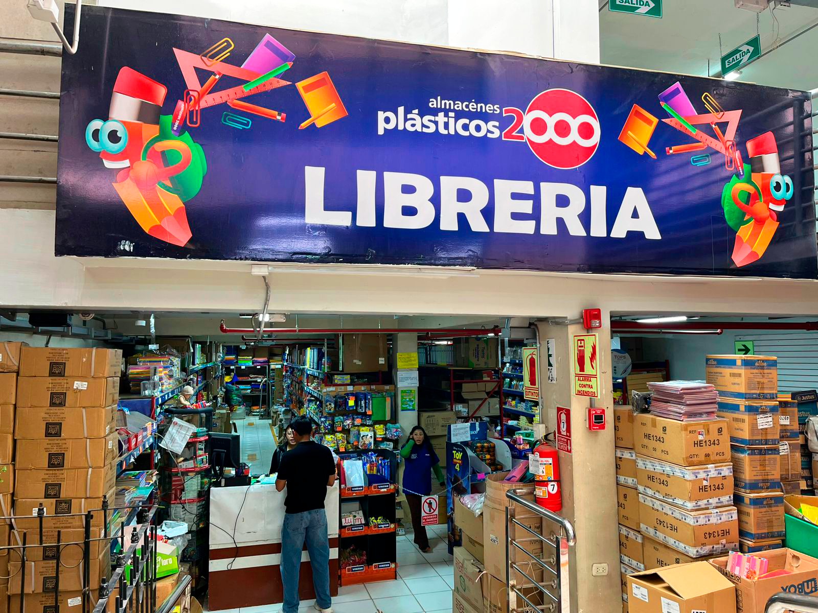 MUNICIPALIDAD DEL CUSCO CLAUSURÓ EL LOCAL “PLÁSTICOS 2000” POR GRAVES CONDICIONES DE INSEGURIDAD