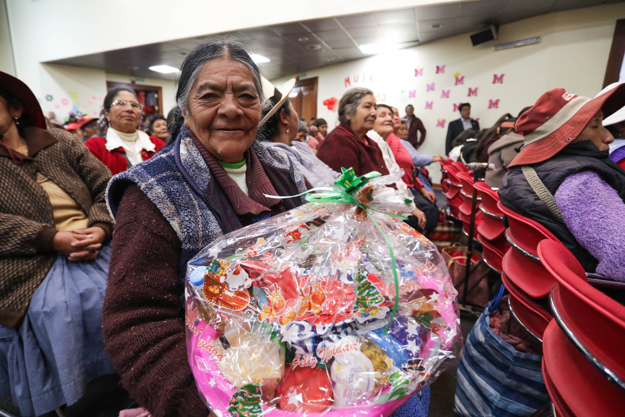 MUNICIPALIDAD DEL CUSCO CELEBRA Y RECONOCE A LAS MUJERES CUSQUEÑAS POR SU VALENTÍA Y SU ROL FUNDAMENTAL EN LA SOCIEDAD