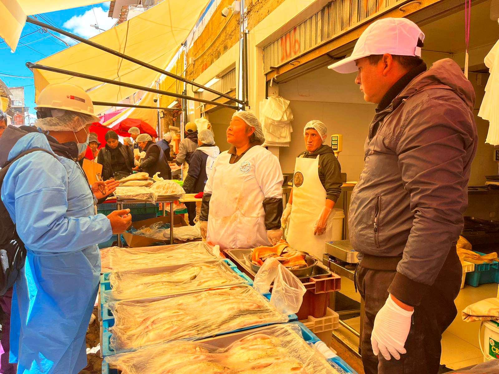 MUNICIPALIDAD DEL CUSCO REFUERZA LA SALUBRIDAD EN SEMANA SANTA Y ASEGURA CONDICIONES SANITARIAS ÓPTIMAS EN LA VENTA DE PESCADO Y MARISCOS
