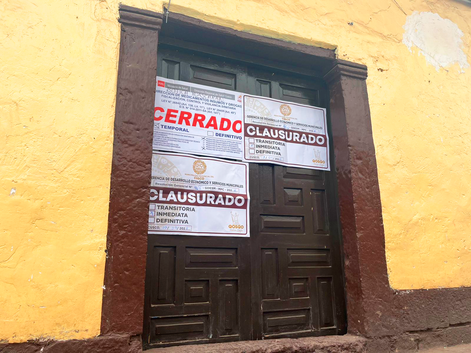 MUNICIPALIDAD DEL CUSCO CLAUSURÓ TRES BOTICAS Y DECOMISÓ MEDICAMENTOS DE DUDOSA PROCEDENCIA EN EL CENTRO HISTÓRICO