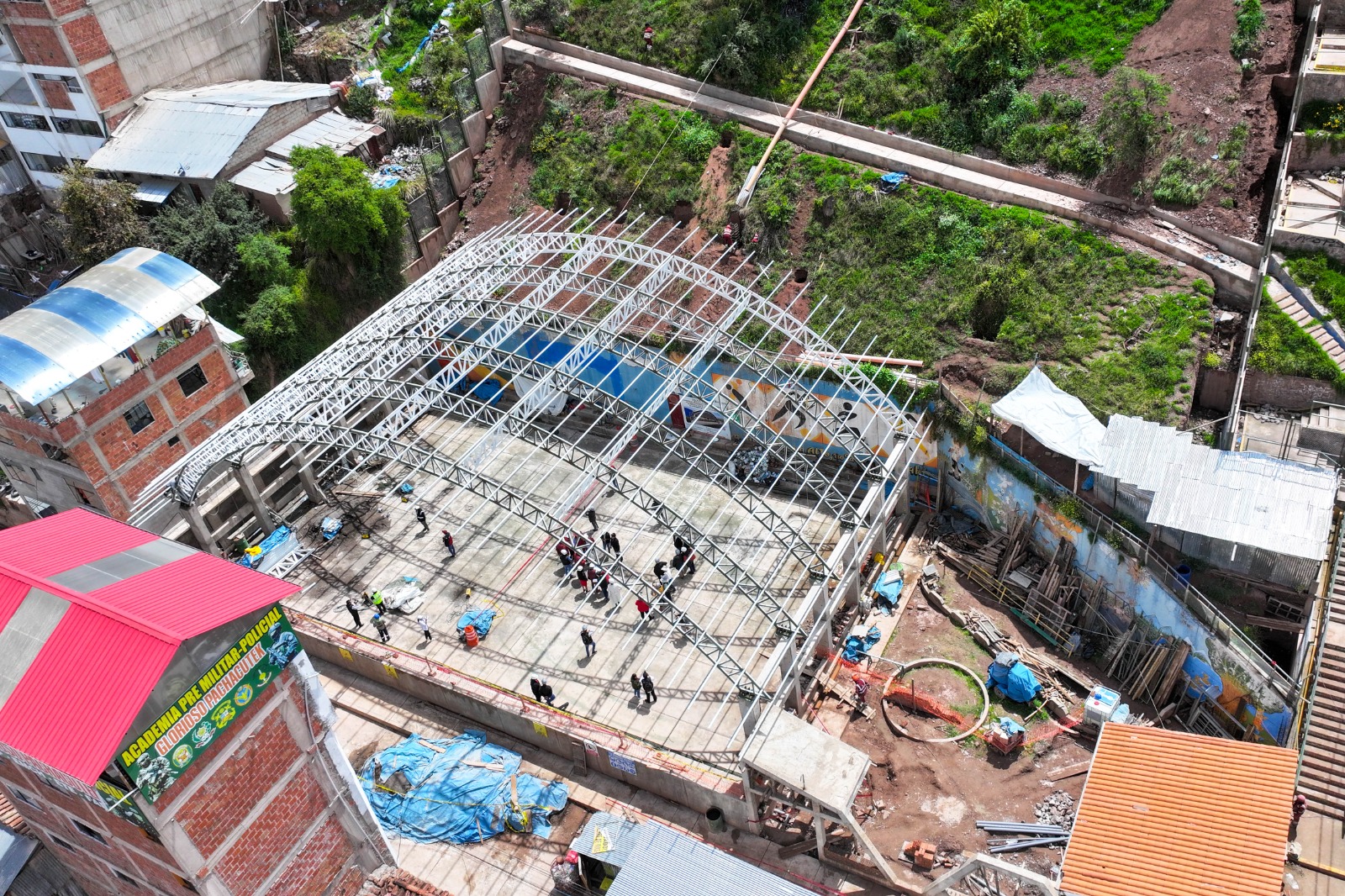 CERCA DEL 70% DE AVANCE EN LA CONSTRUCCIÓN DEL MODERNO COMPLEJO DEPORTIVO PRIMERO DE MAYO