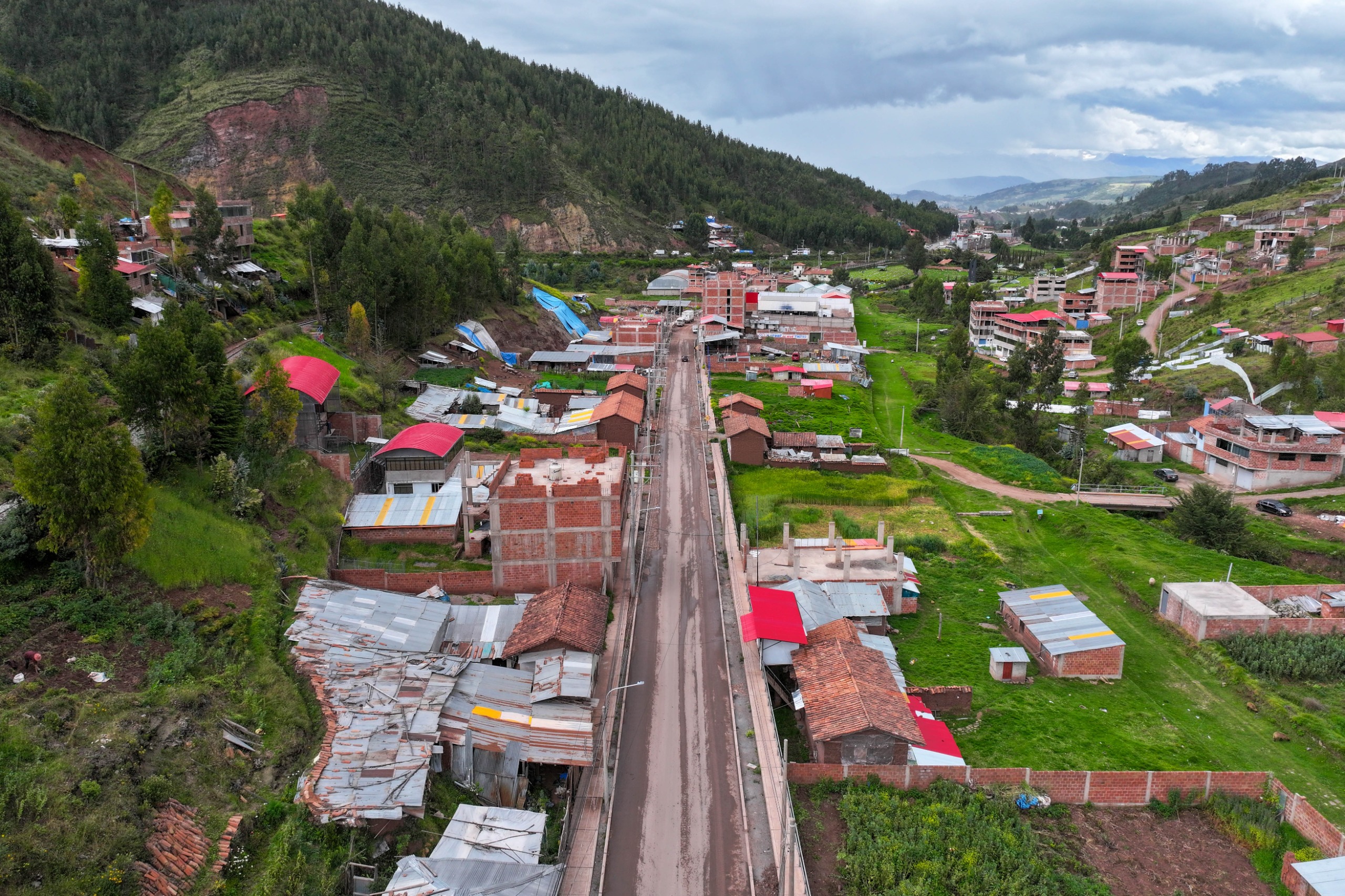 GIGANTESCA VÍA ALTERNA DE POROY SERÁ ENTREGADA POR LA MUNICIPALIDAD DEL CUSCO EN LOS PRÓXIMOS MESES