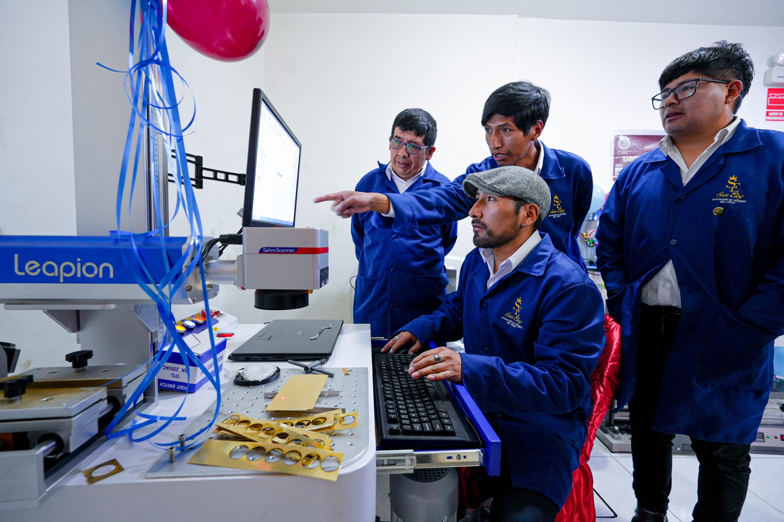 MÁQUINAS MODERNAS Y HERRAMIENTAS DE JOYERÍA, VALORIZADAS EN MÁS DE 223 MIL SOLES, FUERON ENTREGADAS POR LA MUNICIPALIDAD DEL CUSCO