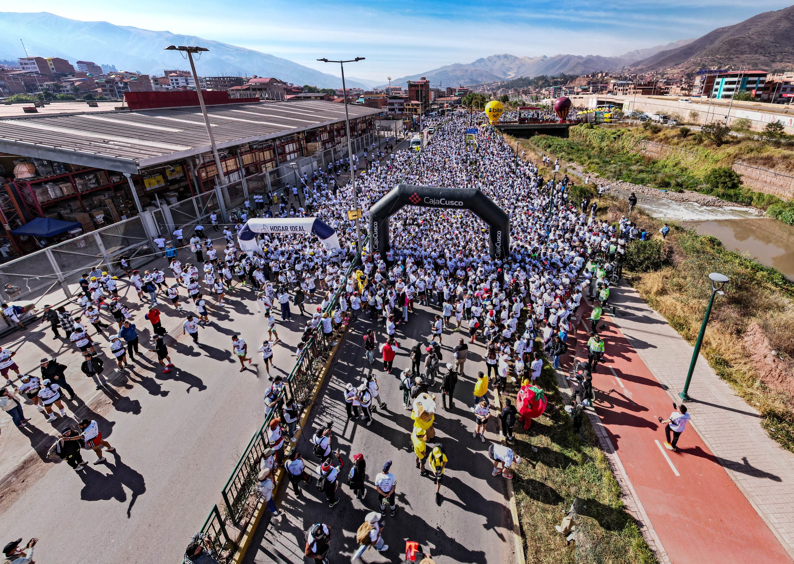¡MÁS DE 13 MIL CORAZONES CORRIERON POR EL CUSCO! EL “QOSQO 10K HATUN PHAWAY 2026” UNIÓ DEPORTE, SOLIDARIDAD Y ORGULLO CUSQUEÑO