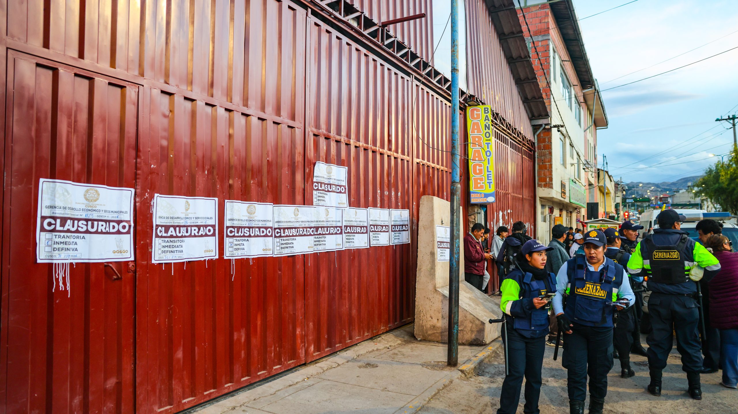MUNICIPALIDAD DEL CUSCO VUELVE A CLAUSURAR TERMINAL INFORMAL “EL PARADERO EL PASO” EN LA CALLE PAVITOS POR ZONIFICACIÓN