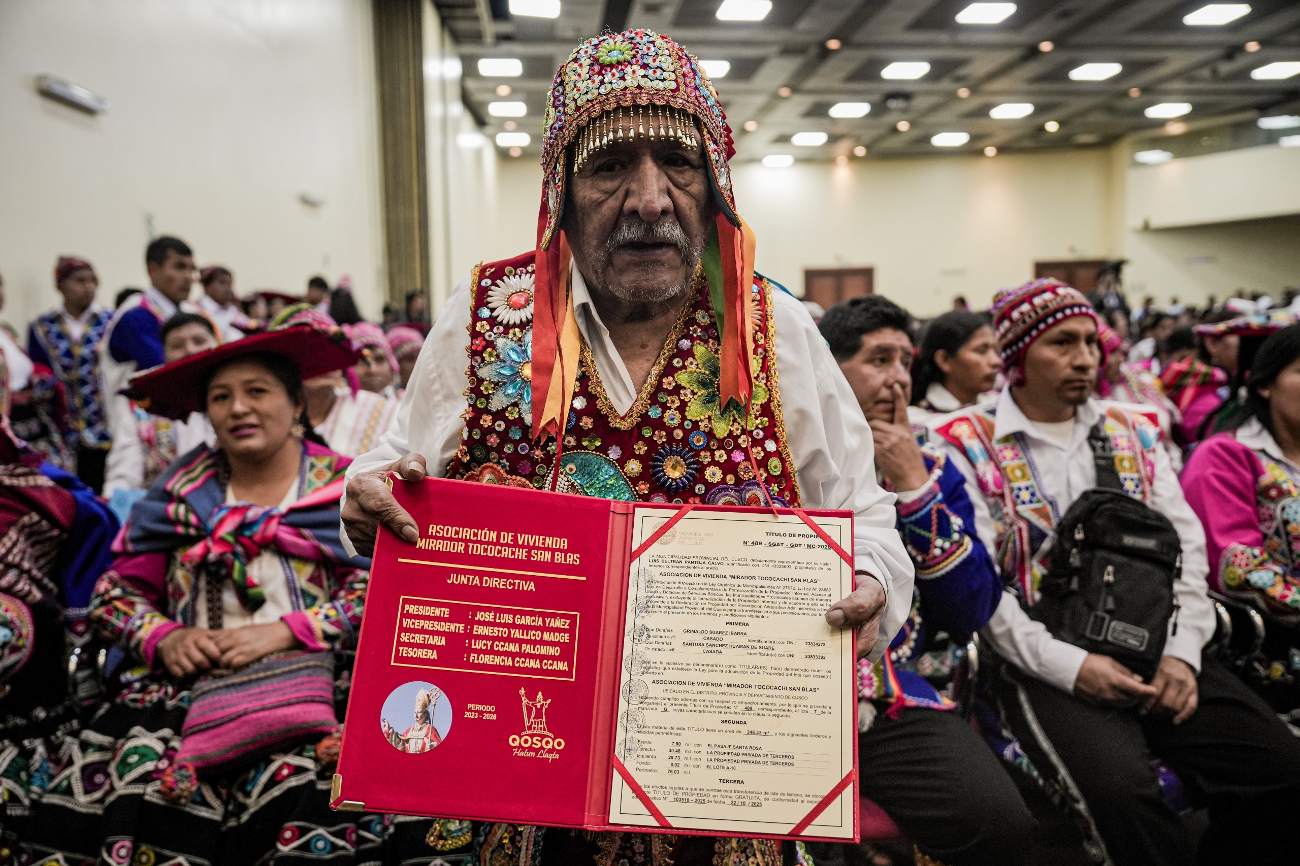 MUNICIPALIDAD DEL CUSCO ENTREGÓ MÁS DE 600 TÍTULOS DE PROPIEDAD QUE BRINDAN ESPERANZA Y CALIDAD DE VIDA A FAMILIAS CUSQUEÑAS